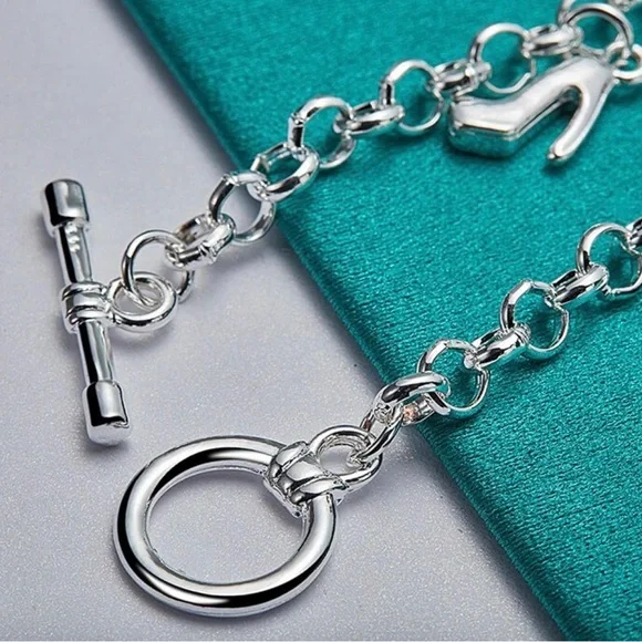 🎉 Heels & Handbags Charm Bracelet - Picture 5 of 5